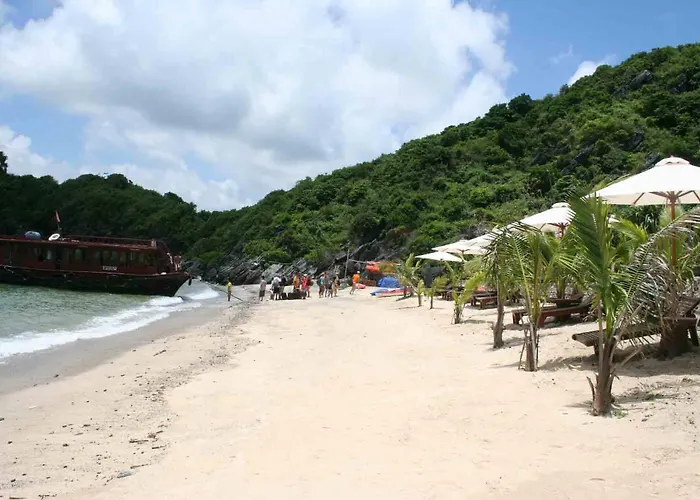 Overnight In Cat Ba Island